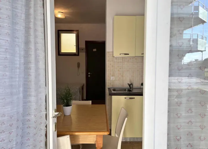 With Side Sea View * ביביונה