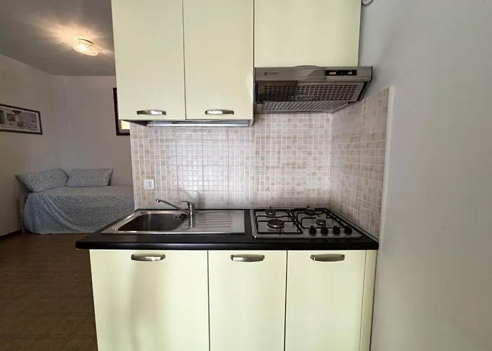 With Side Sea View *