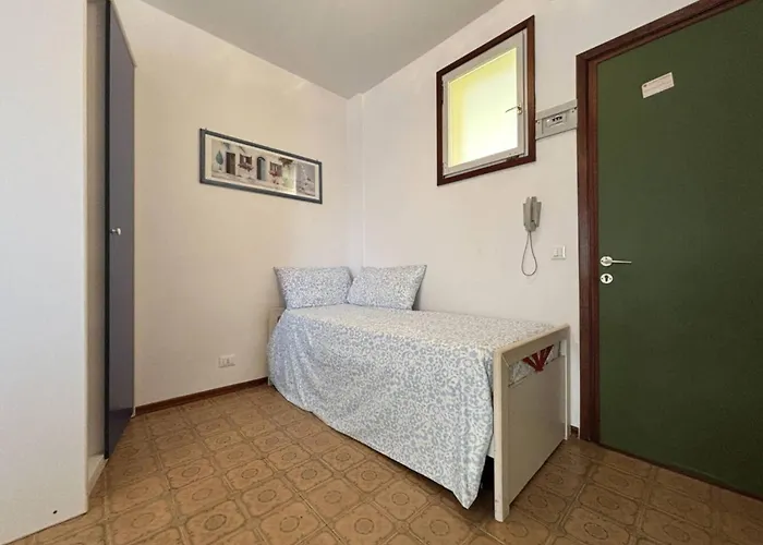 With Side Sea View דירה ביביונה