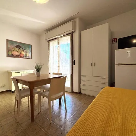 With Side Sea View *