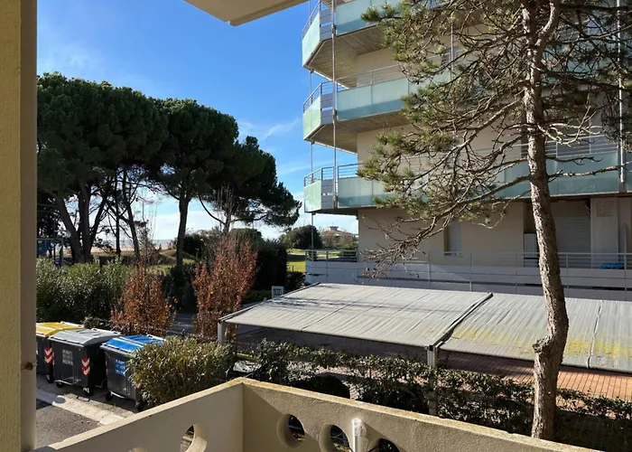 With Side Sea View Apartmán